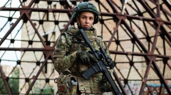 "Рута Люта": в Україні створили перший бронекостюм для жінок