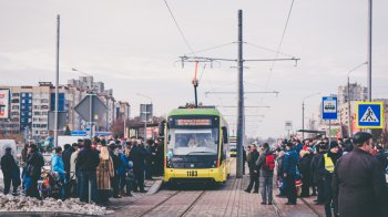 Через ворожу атаку у Львові зменшили кількість трамваїв та тролейбусів на маршрутах
