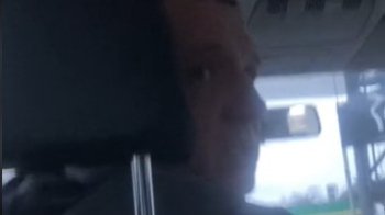 У Львові водій таксі накинувся з кулаками на пасажирок за запізнення на поїздку