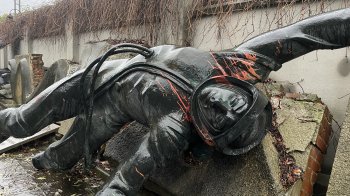 Пам'ятник Терешковій. Фото: Катерини Марушенко