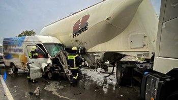 На Львівщині ДТП з вантажівкою: затиснуло пасажира мікроатобуса