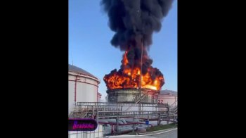 У Росії в Краснодарському краї горить нафтобаза (відео)