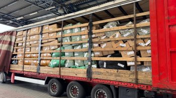 У «Краківці» намагалися перевезти шуби під виглядом гуманітарки