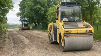 Поки не відібрали ПДФО: сільські громади Львівщини активно замовляють ремонти доріг