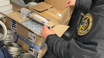Львів’янин намагався провезти в Україну контрабанду автозапчастин на 800 тис. грн