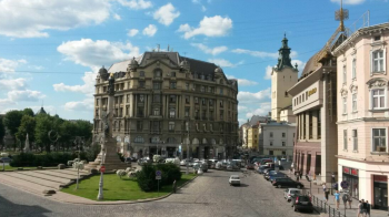 Мер Львова ветував рішення про будівництво паркінгу на Міцкевича