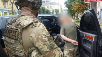 Вимагали гроші та пальне: прокурори повідомили деталі затримання військкома на Тернопільщині