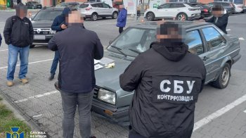 Директор львівського благодійного фонду за 15 тис. доларів переправляв ухилянтів