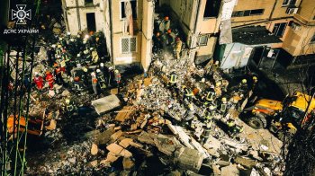 В Одесі з-під завалів багатоповерхівки дістали вже вісьмох загиблих