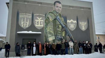 На фасаді школи в Шептицькому відкрили мурал загиблому захиснику