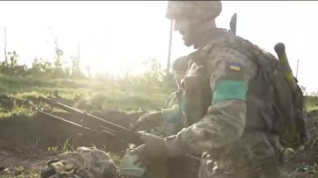 Втомлені та щасливі: у мережі з’явилось відео львівських десантників у перші хвилини після штурму