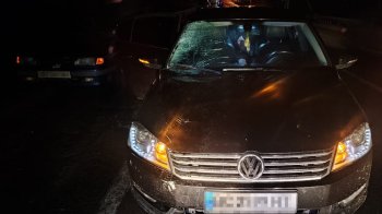 На Львівщині водій Volkswagen збив пішохода: чоловік перебуває у реанімації