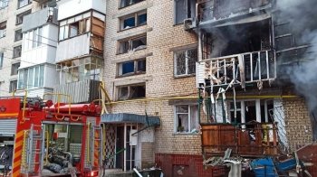 Окупанти обстріляли будівлю Червоного Хреста у Херсоні: зайнялася пожежа