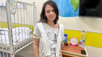 У Львові успішно прооперували 14-річну дніпрянку з небезпечним діагнозом