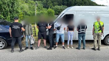 Львівʼянин намагався дістатися до кордону з Румунією у хлібному фургоні