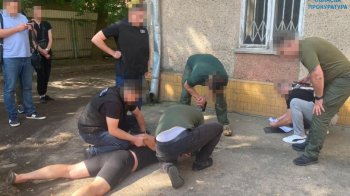 Робив пенсіонерами за 00: на Львівщині затримали чоловіка, який допомагав «ухилянтам»