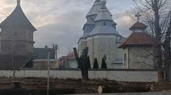 У селищі біля Львова перепоховали радянських солдатів