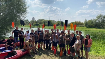 На Львівщині військові з сім’ями долучилися до сплаву на байдарках