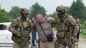 На Львівщині затримали п'яного 50-річного водія за погрози правоохоронцям гранатою