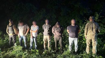 На кордоні з Румунією прикордонники з попереджувальними пострілами затримали чотирьох ухилянтів