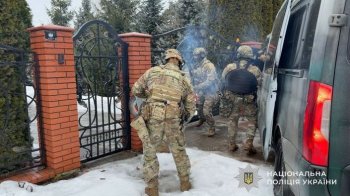 На Львівщині четверо чоловіків викрали підлітка і вимагали рублі