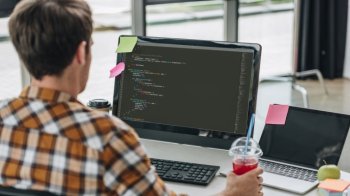 Для ветеранок і ветеранів у Львові запустили безкоштовні ІТ-курси