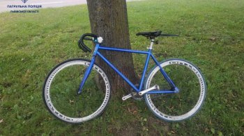 Планував здати велосипед на металолом: у Львові патрульні знайшли грабіжника