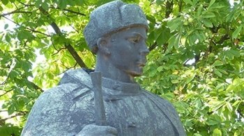 У Дрогобичі не будуть зносити пам’ятник радянському солдату: що із ним планують зробити