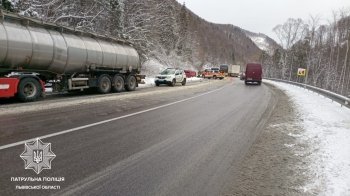 На дорозі Київ — Чоп на Львівщині сталась ДТП, діє реверсивний рух