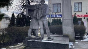 На Золочівщині демонтували чергового радянського солдата