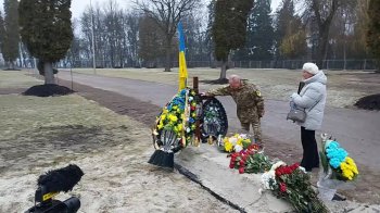 На новому полі почесних поховань у Львові поховали першого загиблого захисника