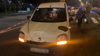 У Києві на блокпосту водій збив прикордонницю