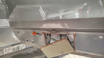 На кордоні з Польщею у водія з Львівщини вилучили Audi за контрабанду електронних сигарет