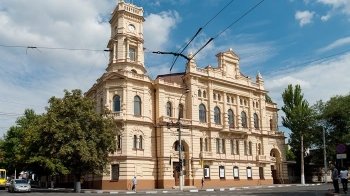 15 тис. картин вивезли росіяни з Херсона до Сімферополя: розікрали культурний фонд області  