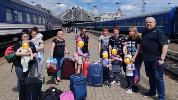 Евакуйовані діти.