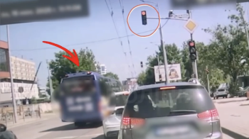 Порушення зняв на відео небайдужий: у Львові оштрафували водія автобуса за проїзд на червоний