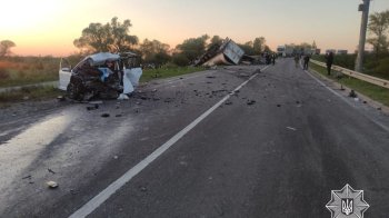 На Львівщині фура зіткнулась з легковиком: є загиблі