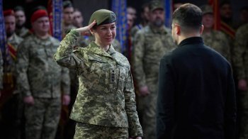 Захисниці з Жовкви президент особисто вручив Орден «За мужність» ІІІ ступеня