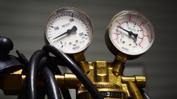 Прем'єр-міністр сказав, скільки коштуватиме газ для шкіл