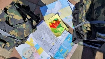 Швейні кіборги: як у Львові волонтерки шиють балаклави та "розгрузки" для українських захисників