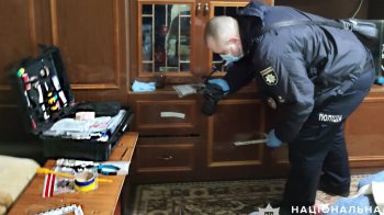 Чоловіка затримали, йому загрожує до 15 років в'язниці, фото поліції