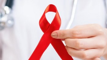 Для людей з ВІЛ запрацювала платформа і чат-бот для пошуку лікування