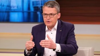 Депутат Бундестагу нарахував у Німеччині “до десяти дивізій” українських біженців і закликав їх повернутися