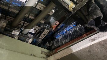 Киянка перевозила за кордон півтори тисячі пачок сигарет у купе потяга