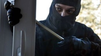 В Самборі сплячого чоловіка обкрадали два дні поспіль