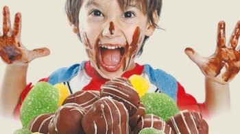 У Львові суд оштрафував маму школяра, який вимагав в однокласника солодощі