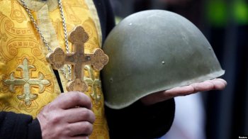 Кабмін дозволив бронювати священників без обмежень 