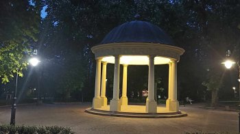 Ротонду в парку Франка підсвітили та оновили: що ще планують зробити
