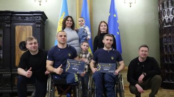 Учасників Паралімпіади з Львівщини відзначили преміями