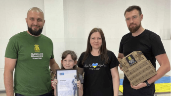 Дівчинка зі Львова зібрала 6000 гривень на бронежилет для ЗСУ